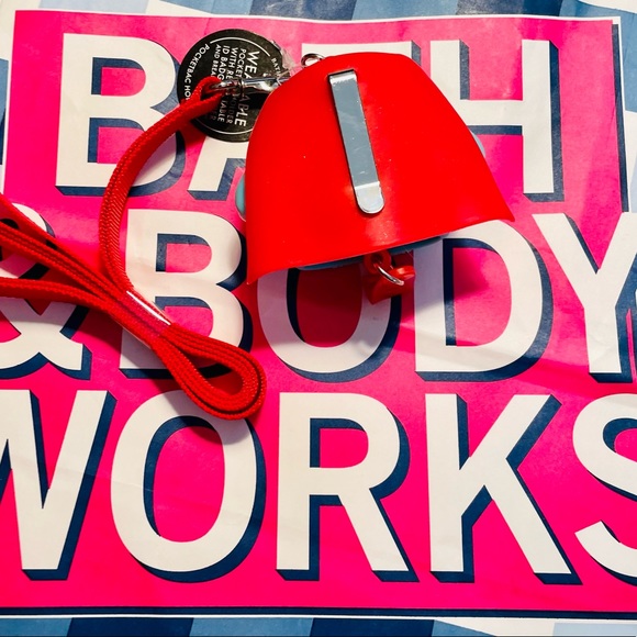 Badge - Picture 2 of 4